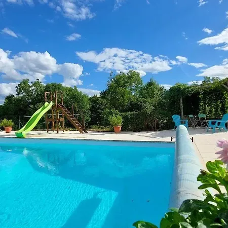 Сasa de vacaciones Au Calme Avec Terrasse, Acceptant Les Animaux, Parking Et Wi-fi Inclus - Fr-1-584-108 *