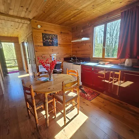 Prázdninový dům Au Calme Avec Terrasse, Acceptant Les Animaux, Parking Et Wi-fi Inclus - Fr-1-584-108 *