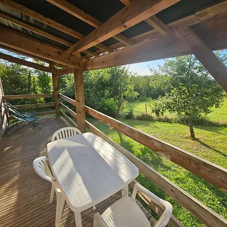 Au Calme Avec Terrasse, Acceptant Les Animaux, Parking Et Wi-fi Inclus - Fr-1-584-108 Velle-sur-Moselle